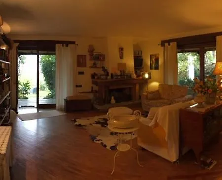 Дом отдыха Casa Intera Giardino E Piscina